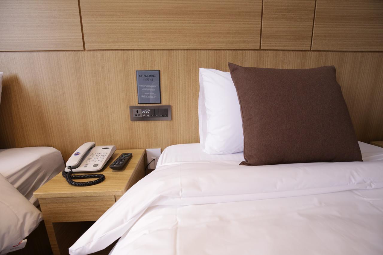 Honors Hotel Hwaseong Exterior foto